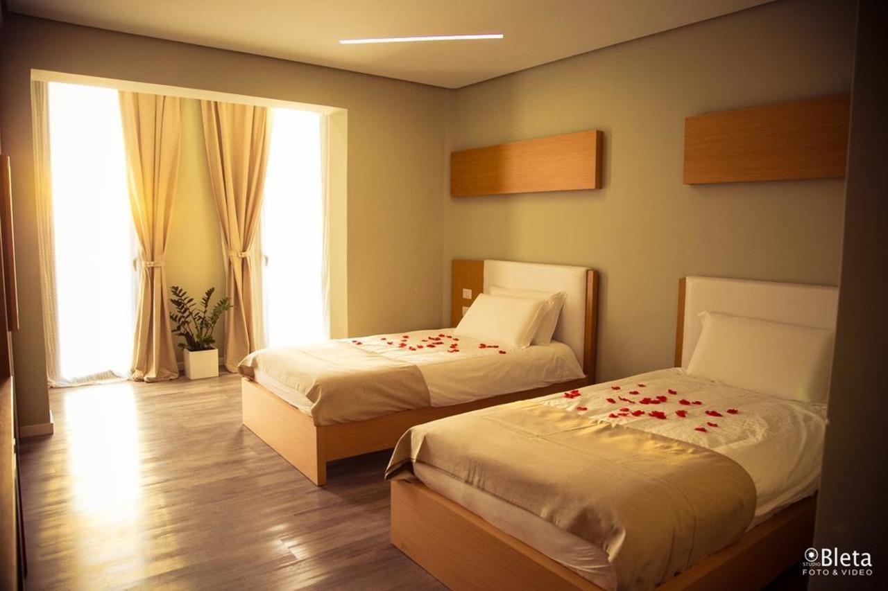 Hotel Bologna Vlore Bagian luar foto