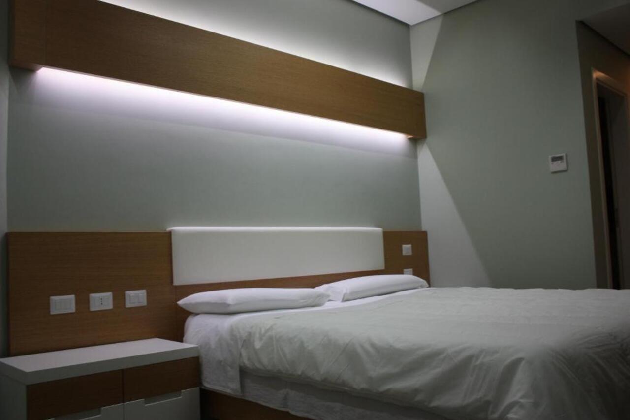 Hotel Bologna Vlore Bagian luar foto