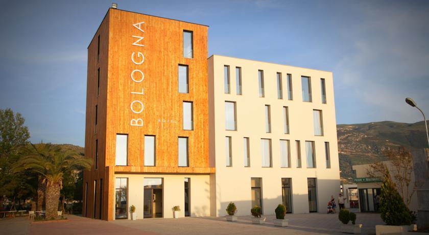 Hotel Bologna Vlore Bagian luar foto