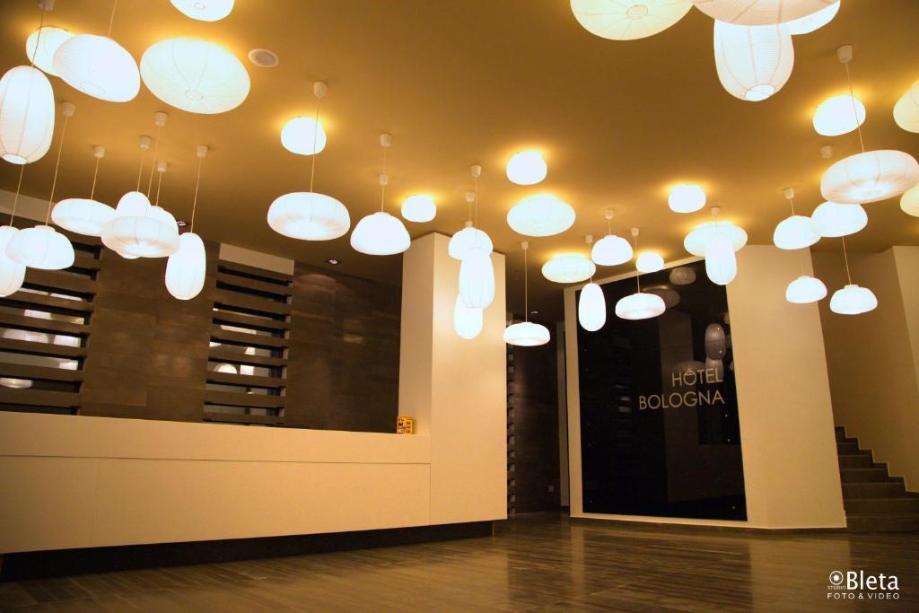 Hotel Bologna Vlore Bagian luar foto