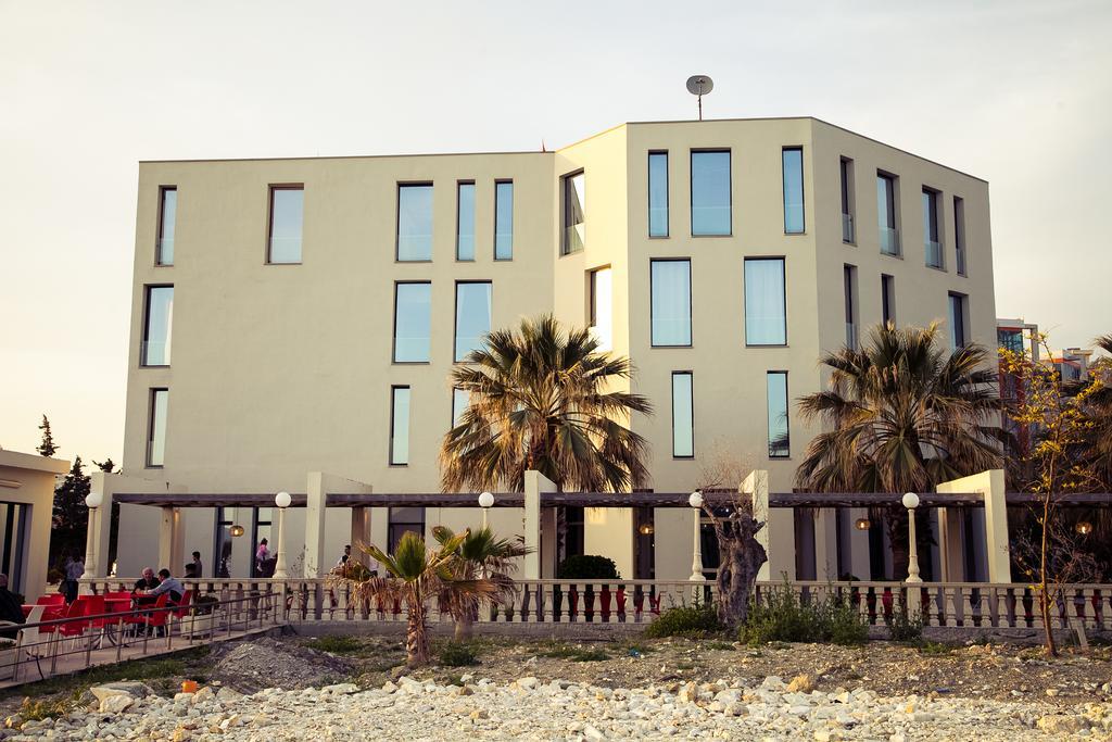 Hotel Bologna Vlore Bagian luar foto