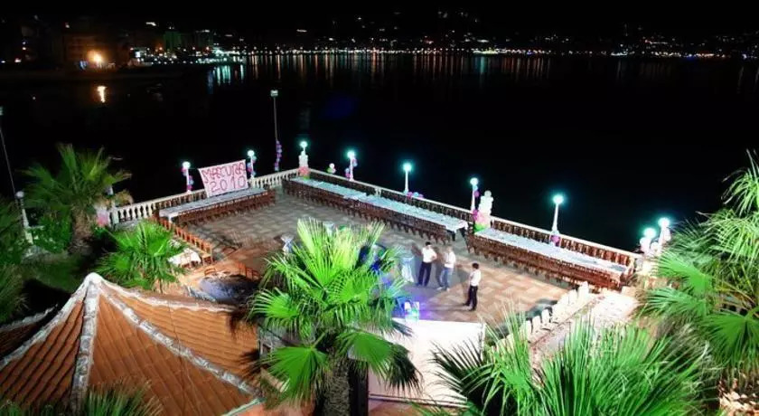 Hotel Bologna Vlore Bagian luar foto